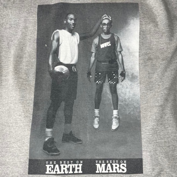 Vintage Air Jordan shirt
Michael Jordan x Spike Lee - Picture 2 of 4